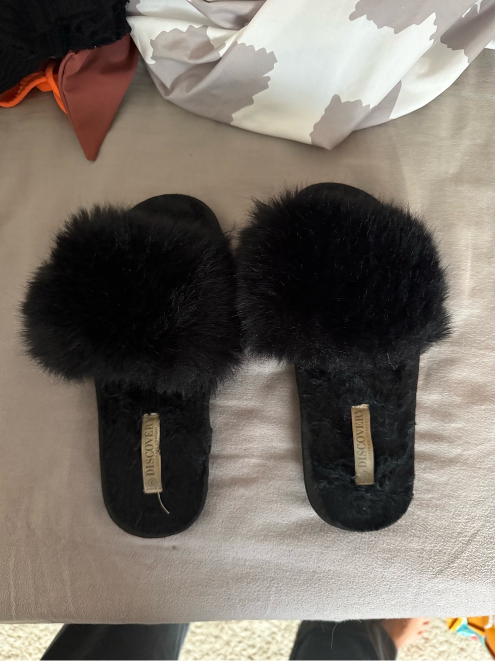 Discovery Black Faux-Fur Slide Slippers for Women